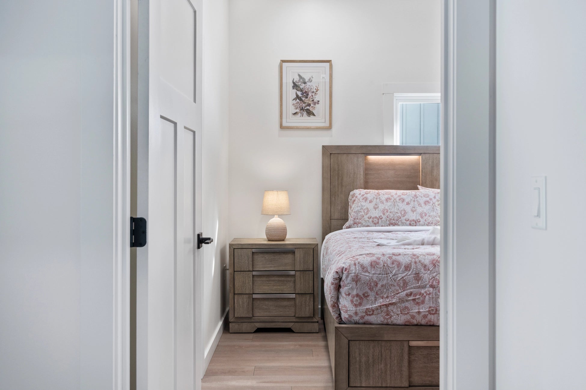 Airbnb Photography: Luxury Lakefront STR Home in Lake Harmony, PA