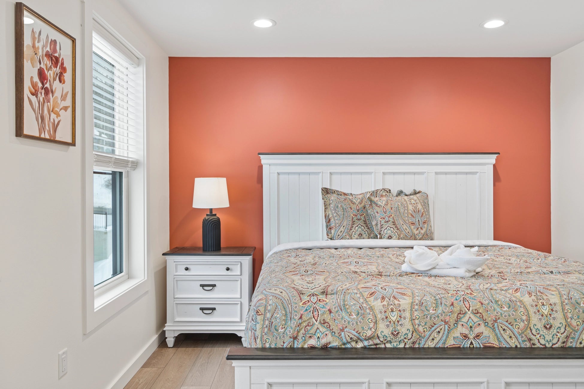 Airbnb Photography: Luxury Lakefront STR Home in Lake Harmony, PA